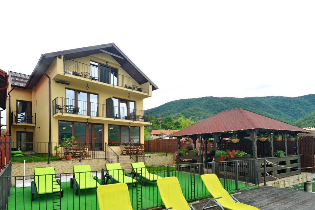 Vila Golful Dunarii Dubova Ngoại thất bức ảnh